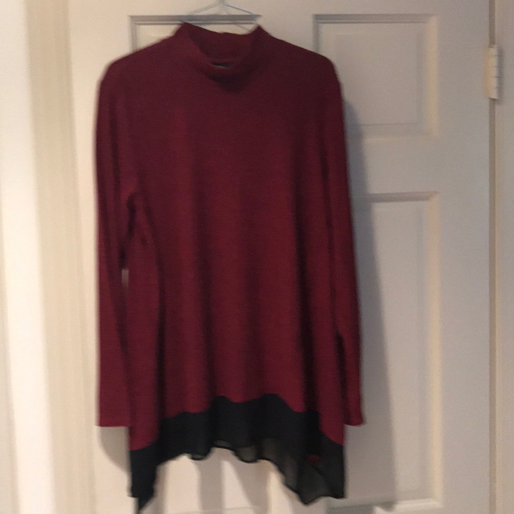 Beautiful new ladies swing top, medium